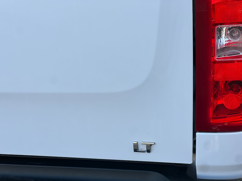 Thumbnail: 2013 Chevrolet Silverado 2500 - 25