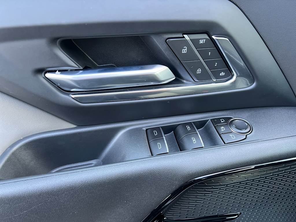 Thumbnail: 2026 Chevrolet Silverado EV - 18