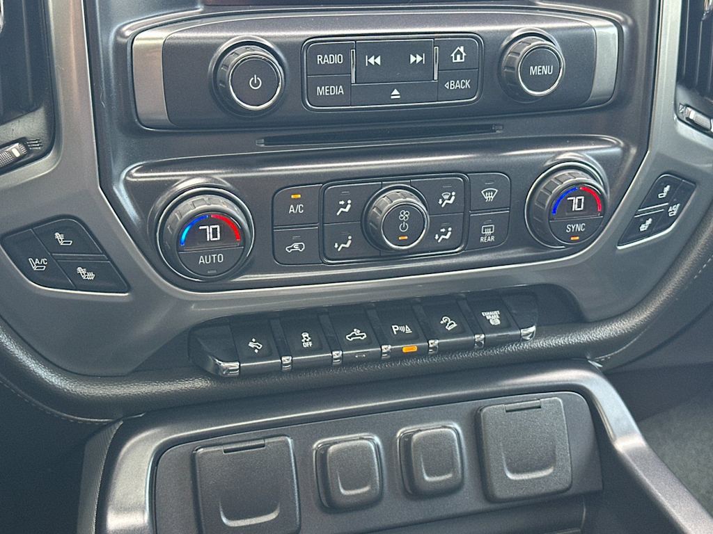 Thumbnail: 2015 Chevrolet Silverado 3500 - 25