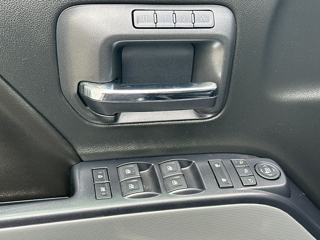 Thumbnail: 2015 Chevrolet Silverado 3500 - 15