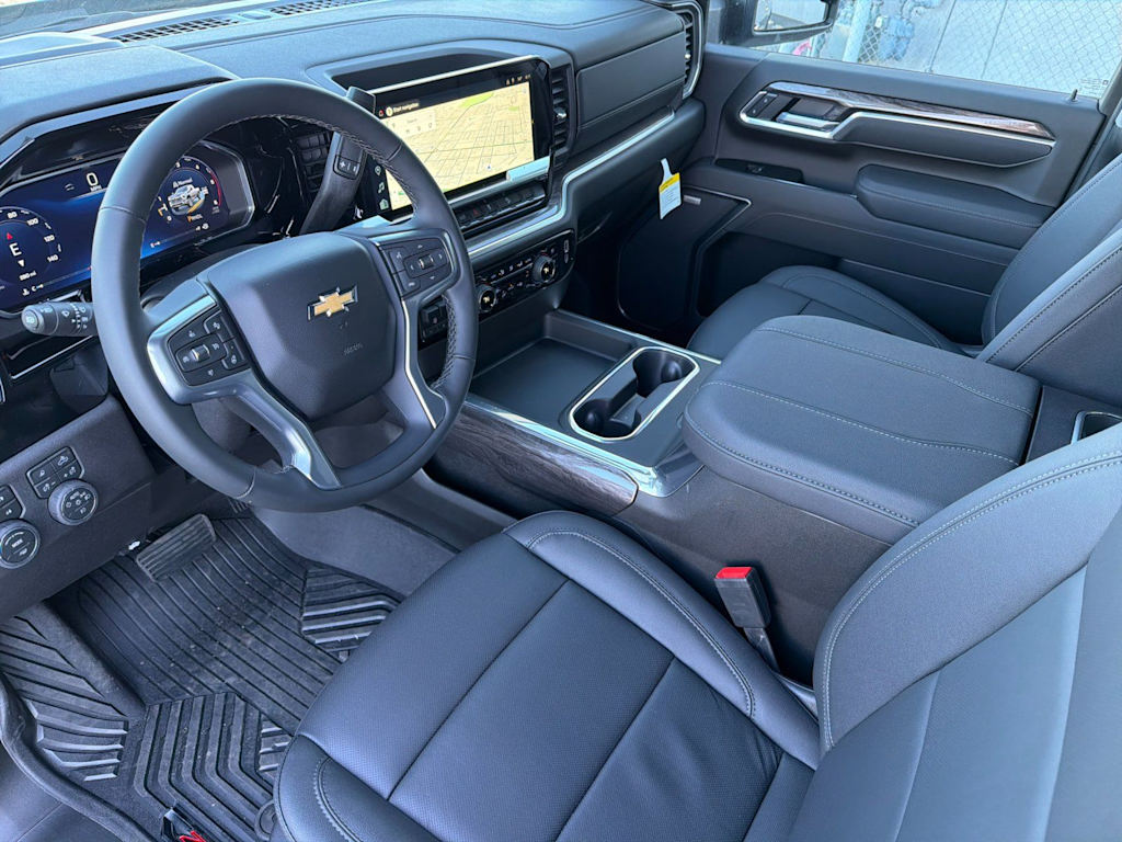 Thumbnail: 2026 Chevrolet Silverado 3500 - 9