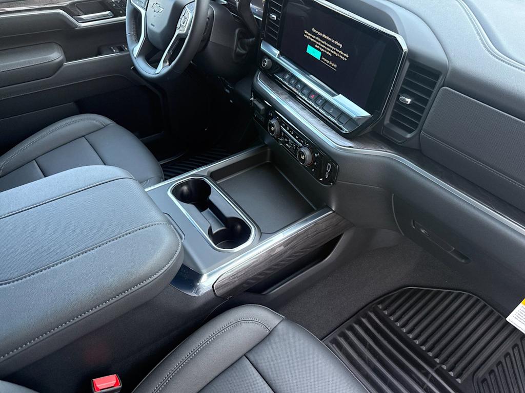 Thumbnail: 2026 Chevrolet Silverado 3500 - 11