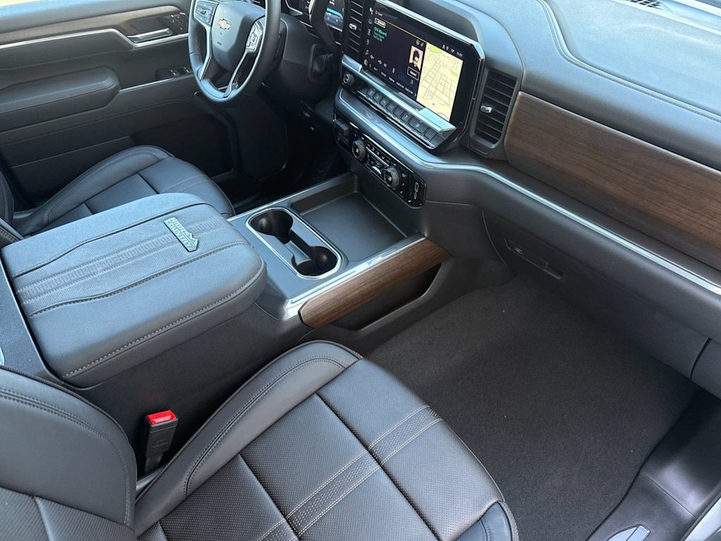Thumbnail: 2026 Chevrolet Silverado 3500 - 11