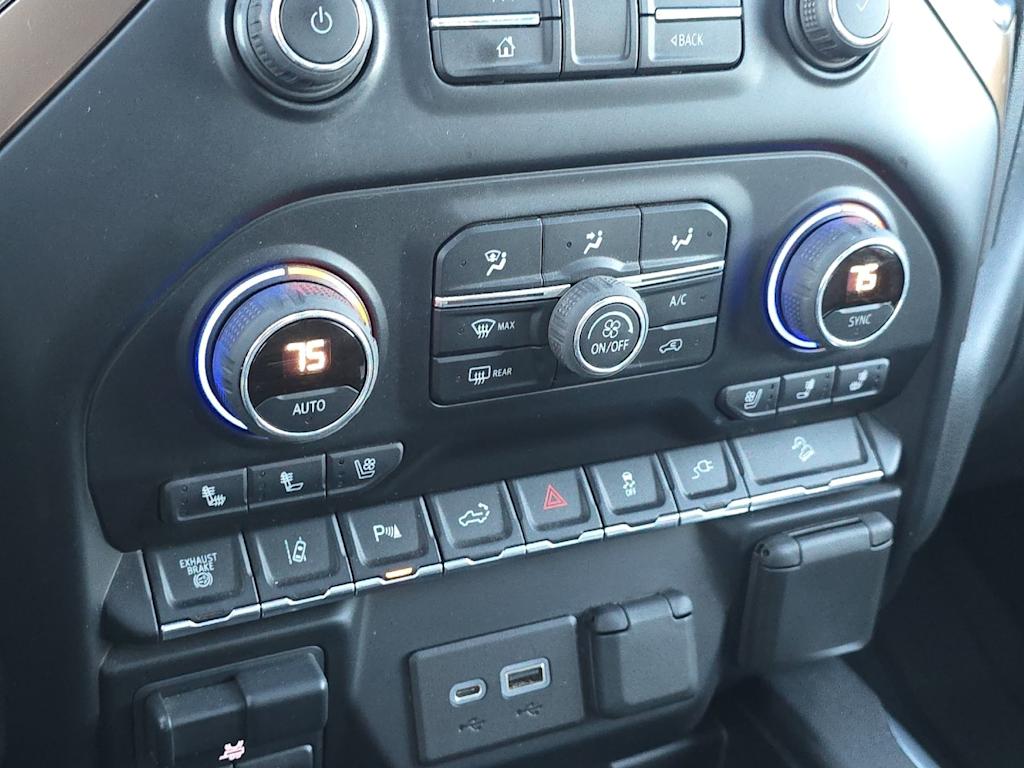 Thumbnail: 2021 Chevrolet Silverado 3500 - 22