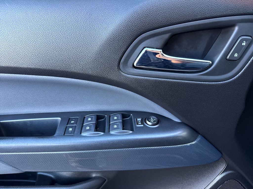 Thumbnail: 2019 Chevrolet Colorado - 21