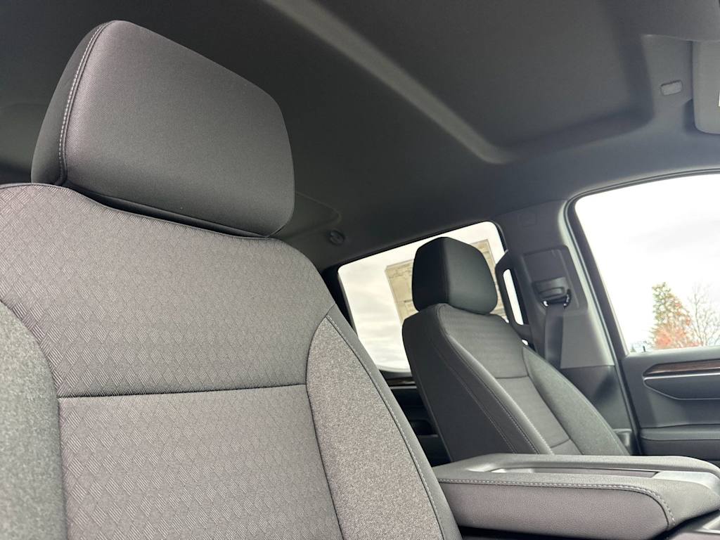 Thumbnail: 2026 Chevrolet Silverado 1500 - 9