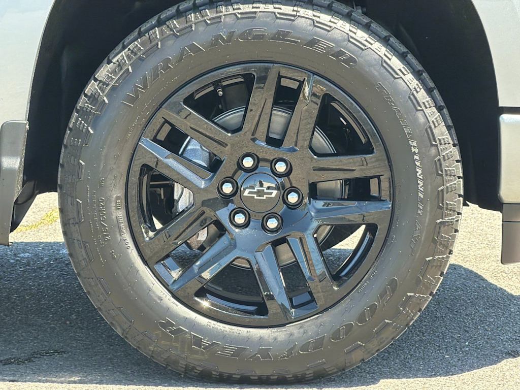 Thumbnail: 2026 Chevrolet Silverado 1500 - 8