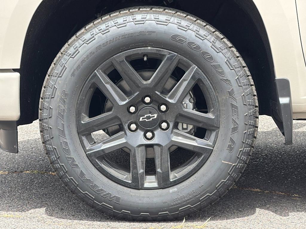 Thumbnail: 2026 Chevrolet Silverado 1500 - 8