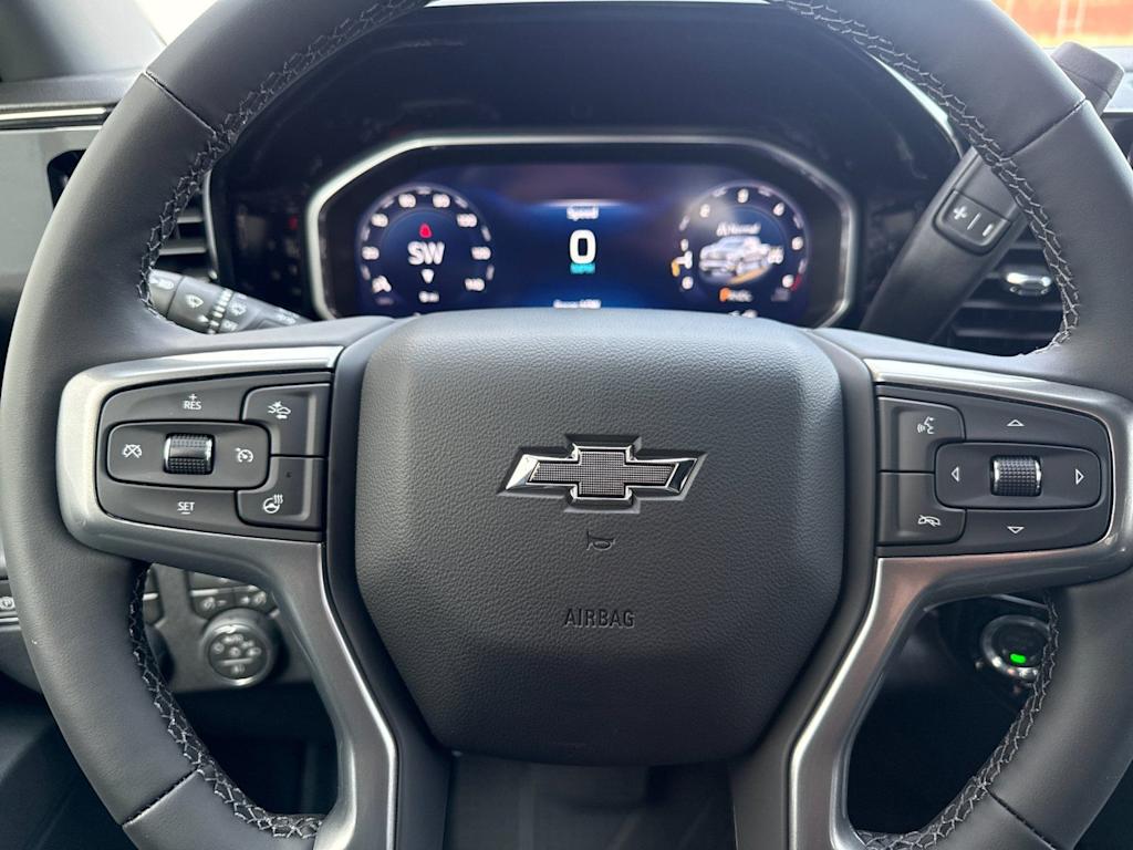 Thumbnail: 2026 Chevrolet Silverado 1500 - 26