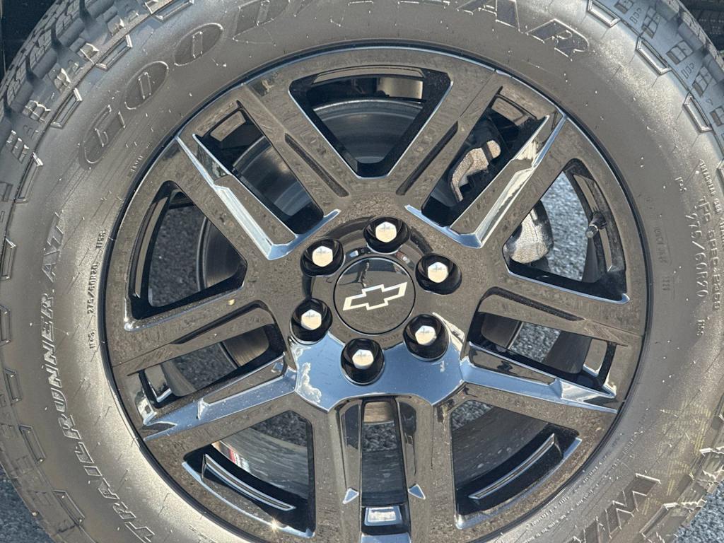 Thumbnail: 2026 Chevrolet Silverado 1500 - 8