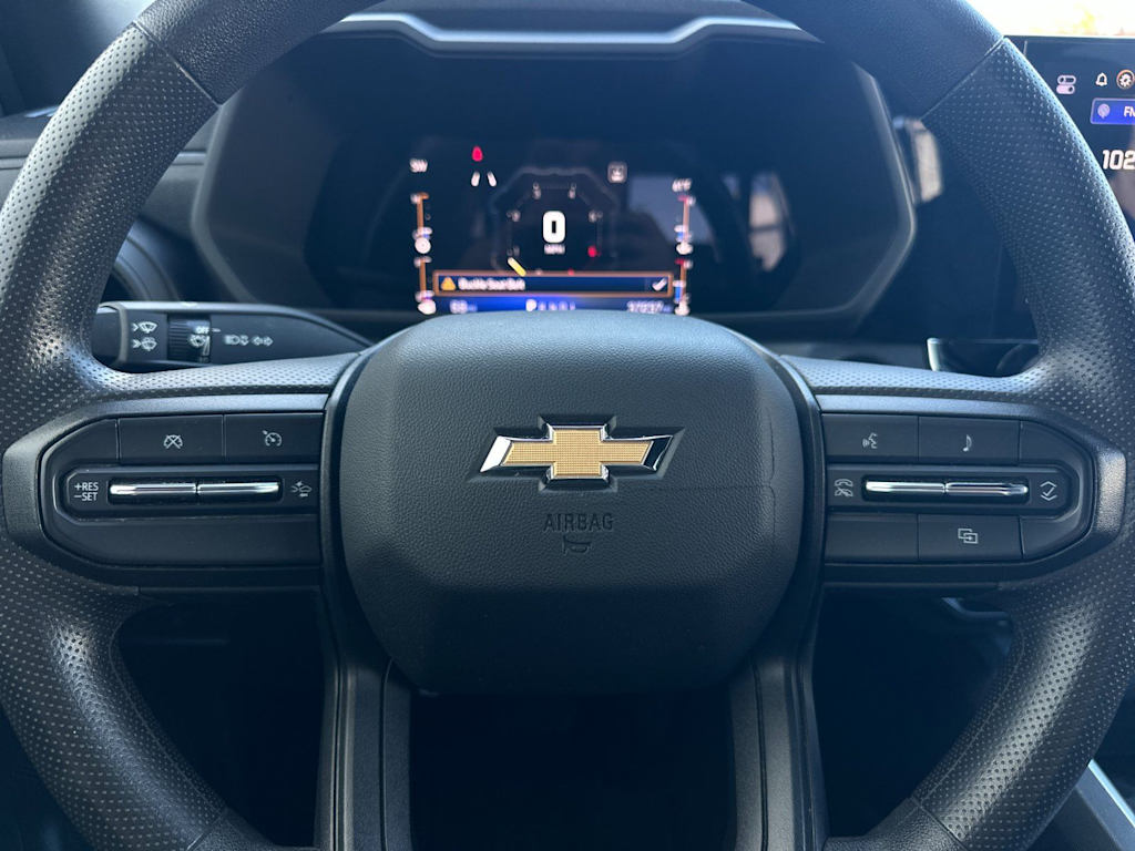 Thumbnail: 2023 Chevrolet Colorado - 26
