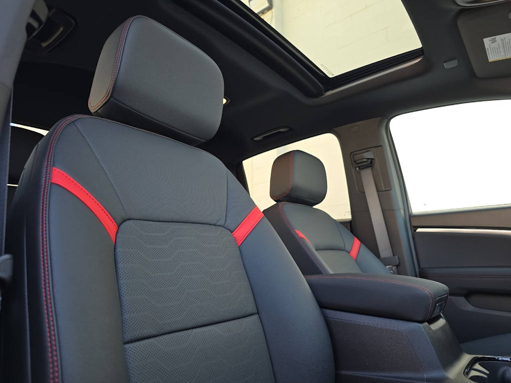 Thumbnail: 2026 Chevrolet Colorado - 10