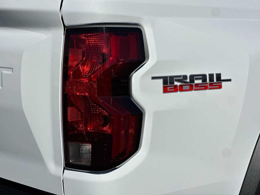 Thumbnail: 2026 Chevrolet Colorado - 28