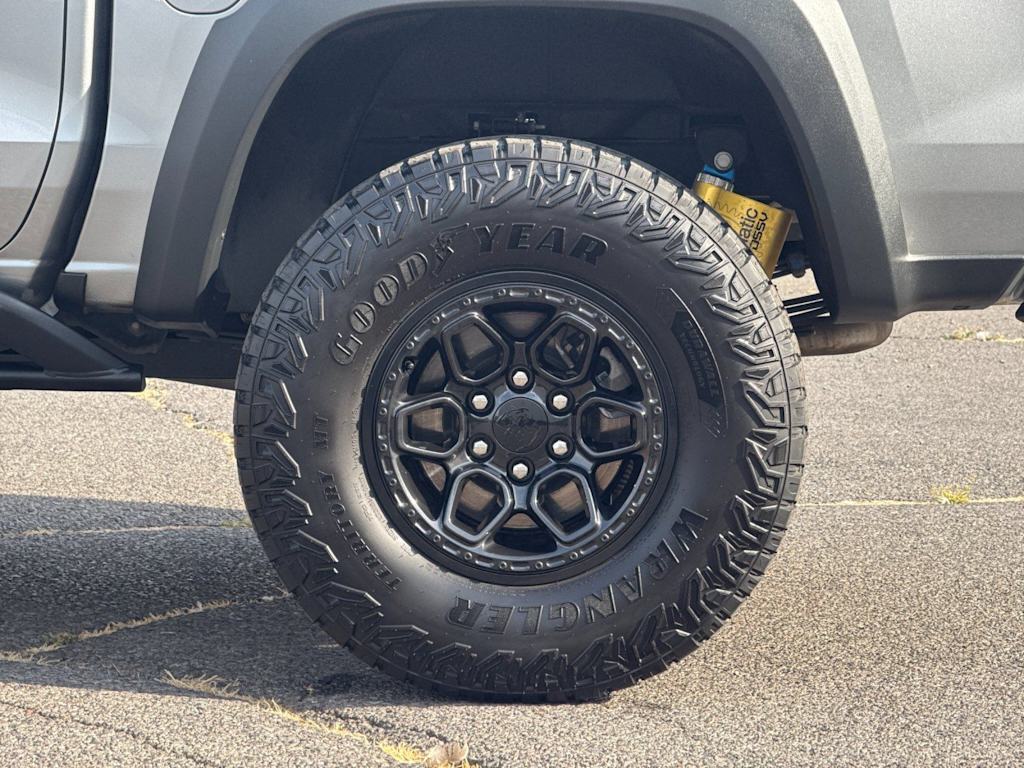 Thumbnail: 2024 Chevrolet Colorado - 8