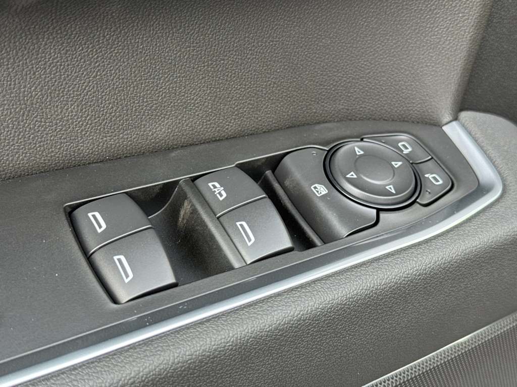 Thumbnail: 2026 Chevrolet Silverado 1500 - 21