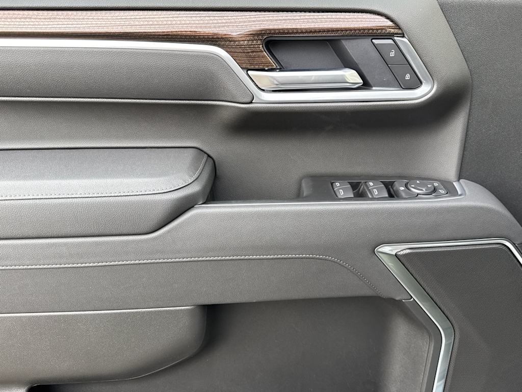 Thumbnail: 2026 Chevrolet Silverado 1500 - 20