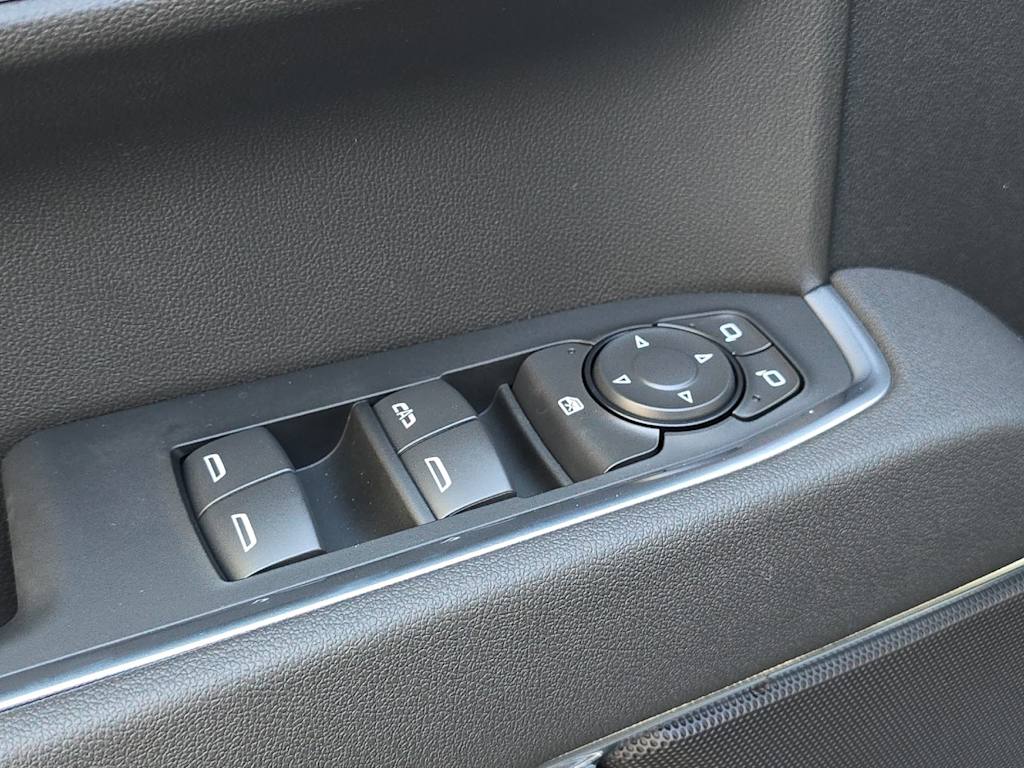 Thumbnail: 2026 Chevrolet Silverado 1500 - 21