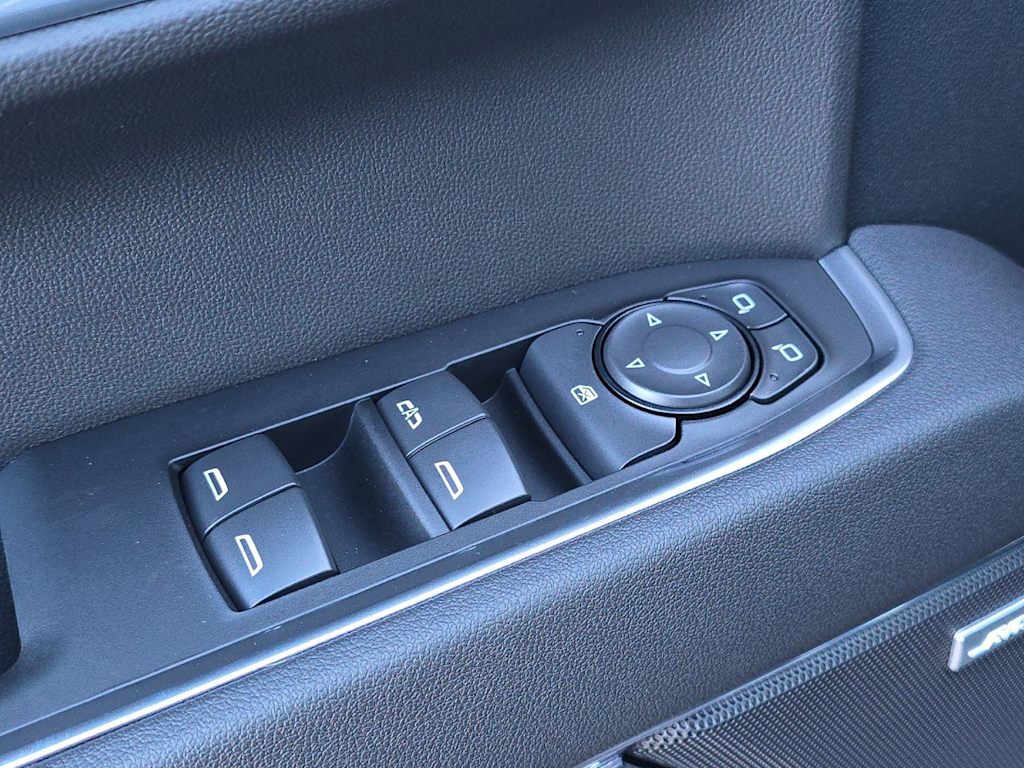 Thumbnail: 2026 Chevrolet Silverado 1500 - 22