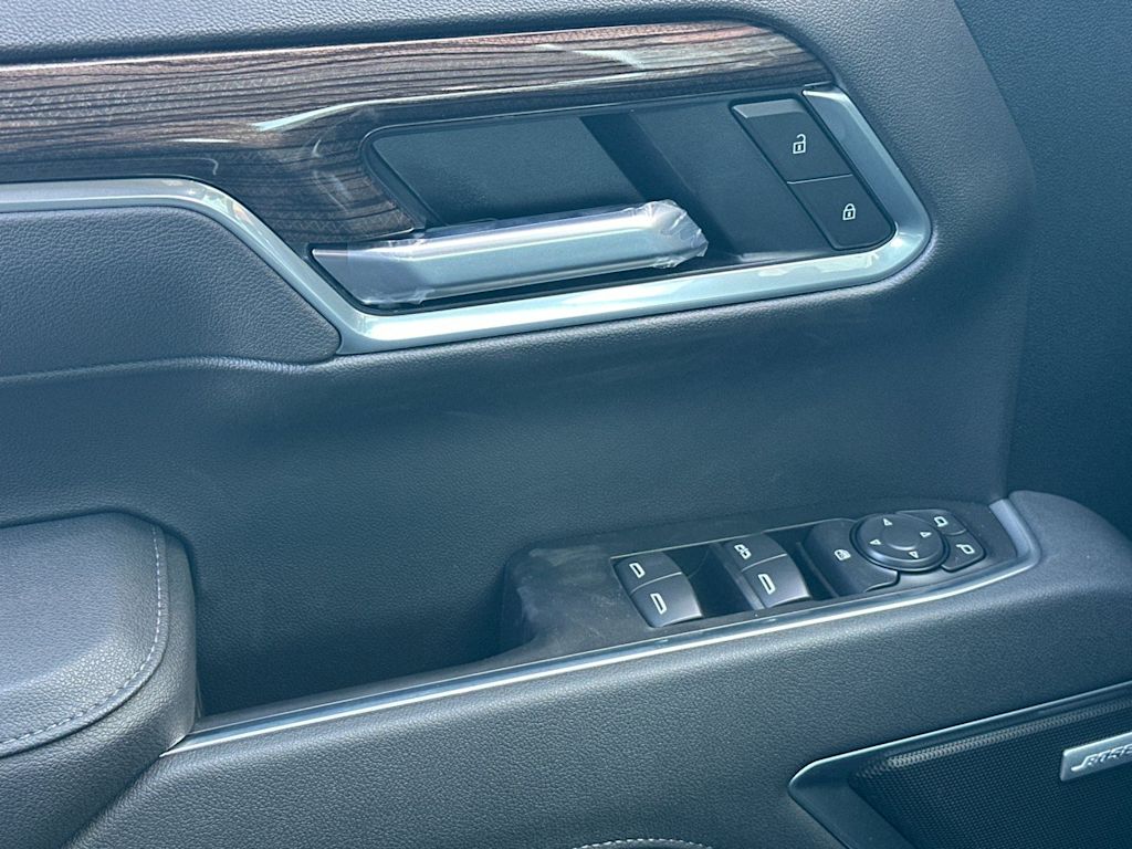 Thumbnail: 2026 Chevrolet Silverado 1500 - 21