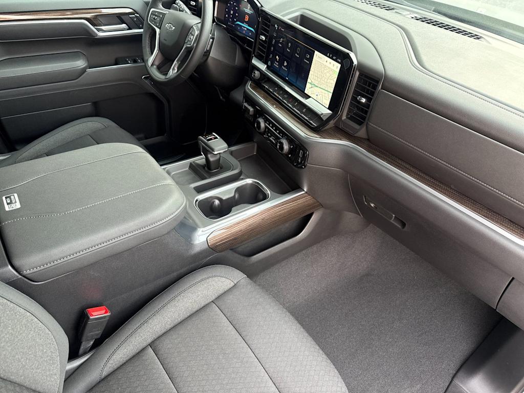 Thumbnail: 2026 Chevrolet Silverado 1500 - 12