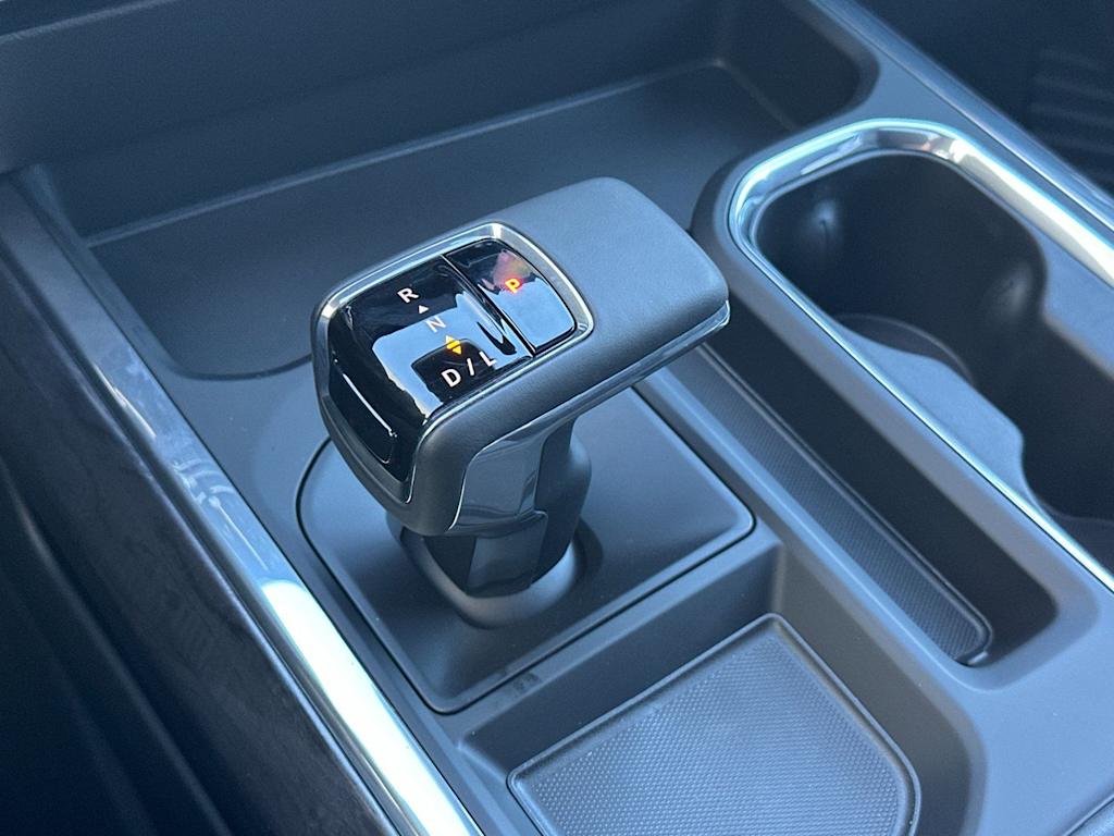 Thumbnail: 2026 Chevrolet Silverado 1500 - 13