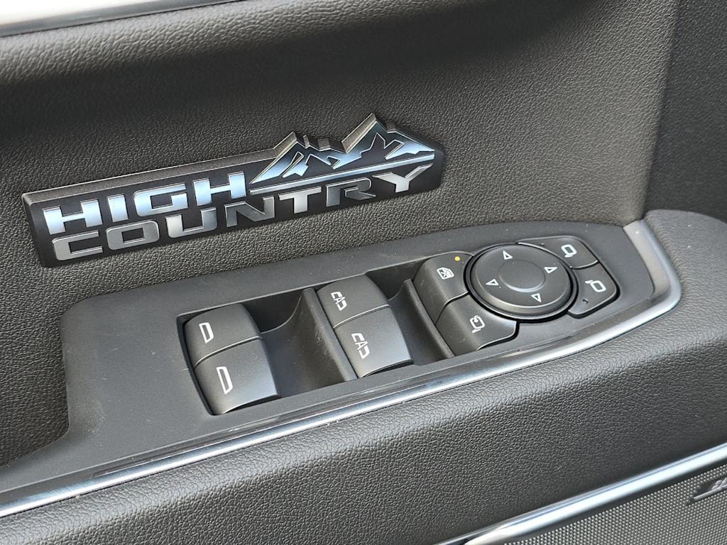 Thumbnail: 2026 Chevrolet Silverado 1500 - 21