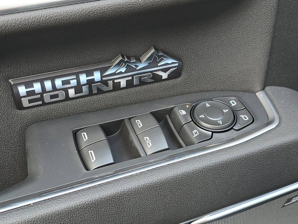 Thumbnail: 2026 Chevrolet Silverado 1500 - 21