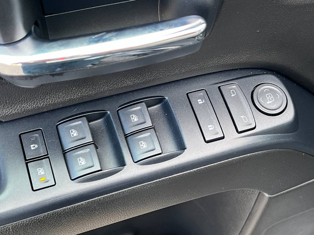 Thumbnail: 2018 Chevrolet Silverado 1500 - 19