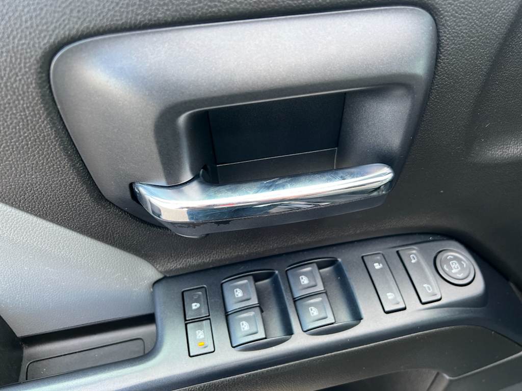 Thumbnail: 2018 Chevrolet Silverado 1500 - 18