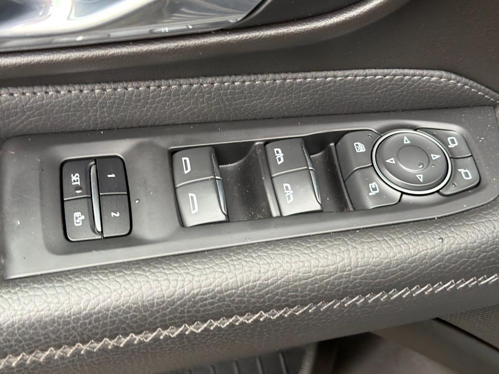 Thumbnail: 2021 GMC Yukon - 22