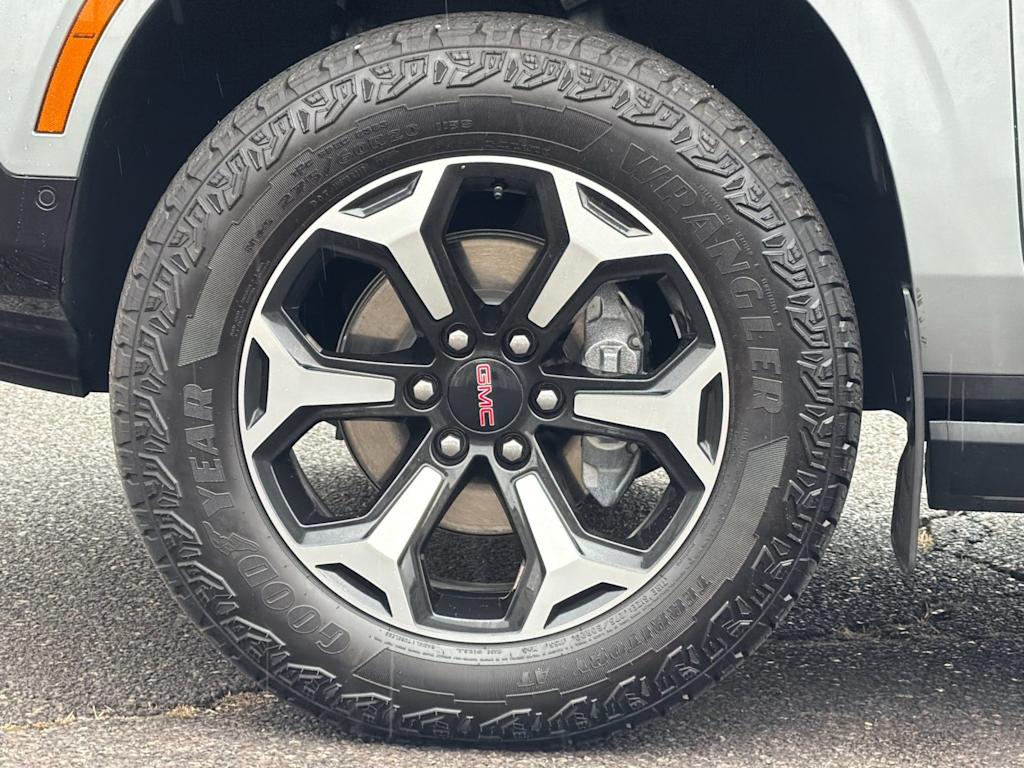 Thumbnail: 2025 GMC Yukon XL - 8
