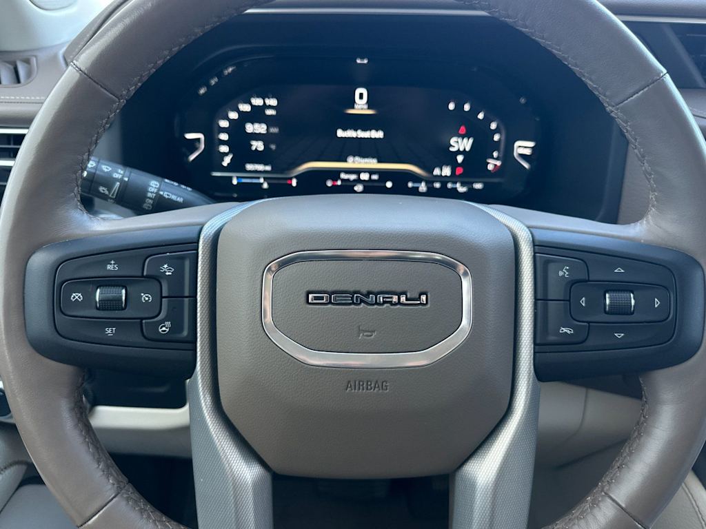 Thumbnail: 2023 GMC Yukon XL - 28