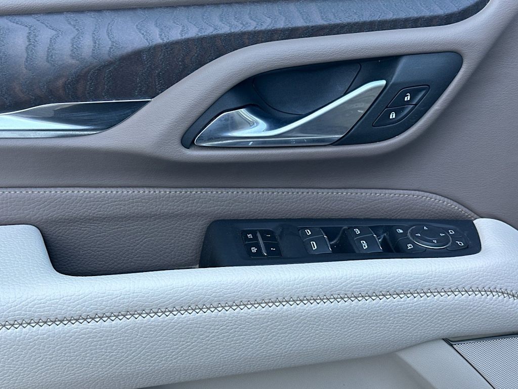 Thumbnail: 2023 GMC Yukon XL - 21