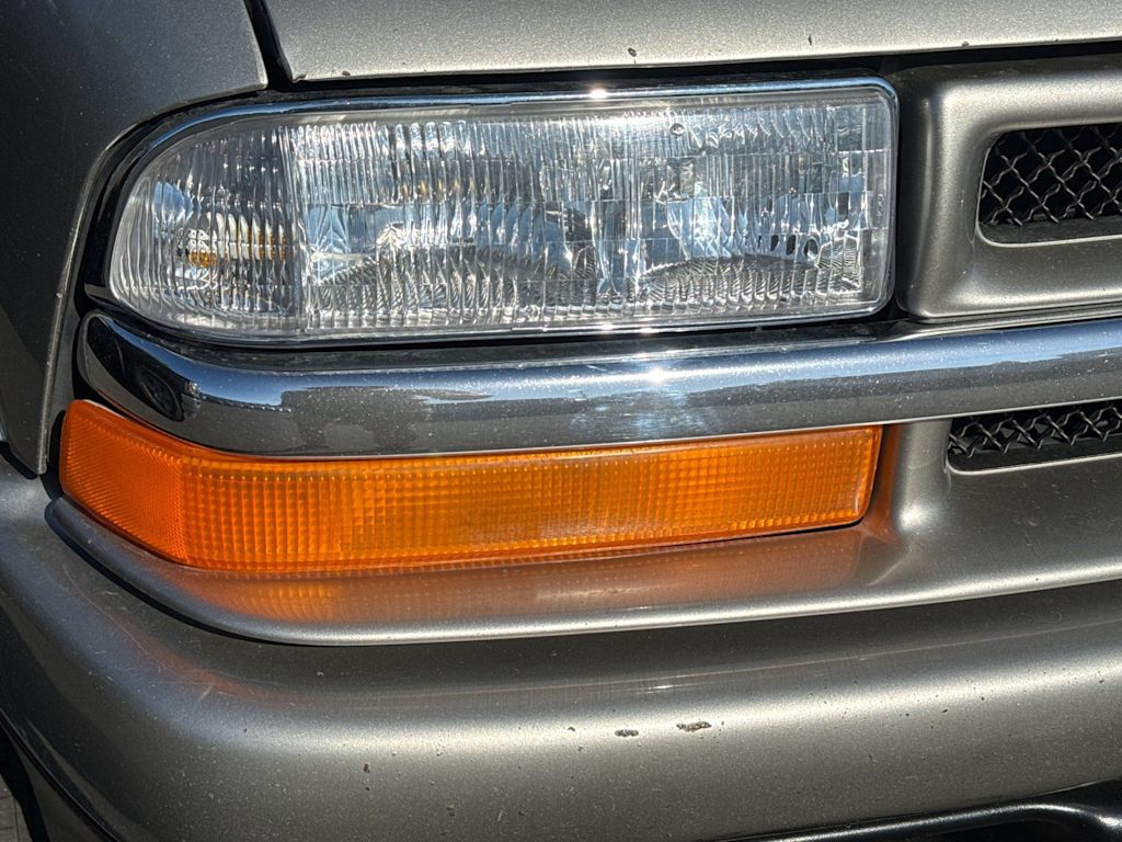 Thumbnail: 2002 Chevrolet Blazer - 12
