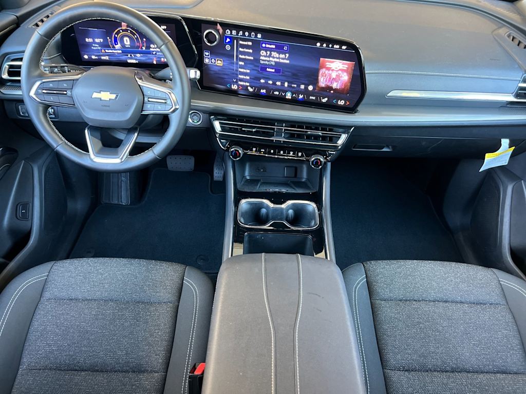 Thumbnail: 2025 Chevrolet Traverse - 2