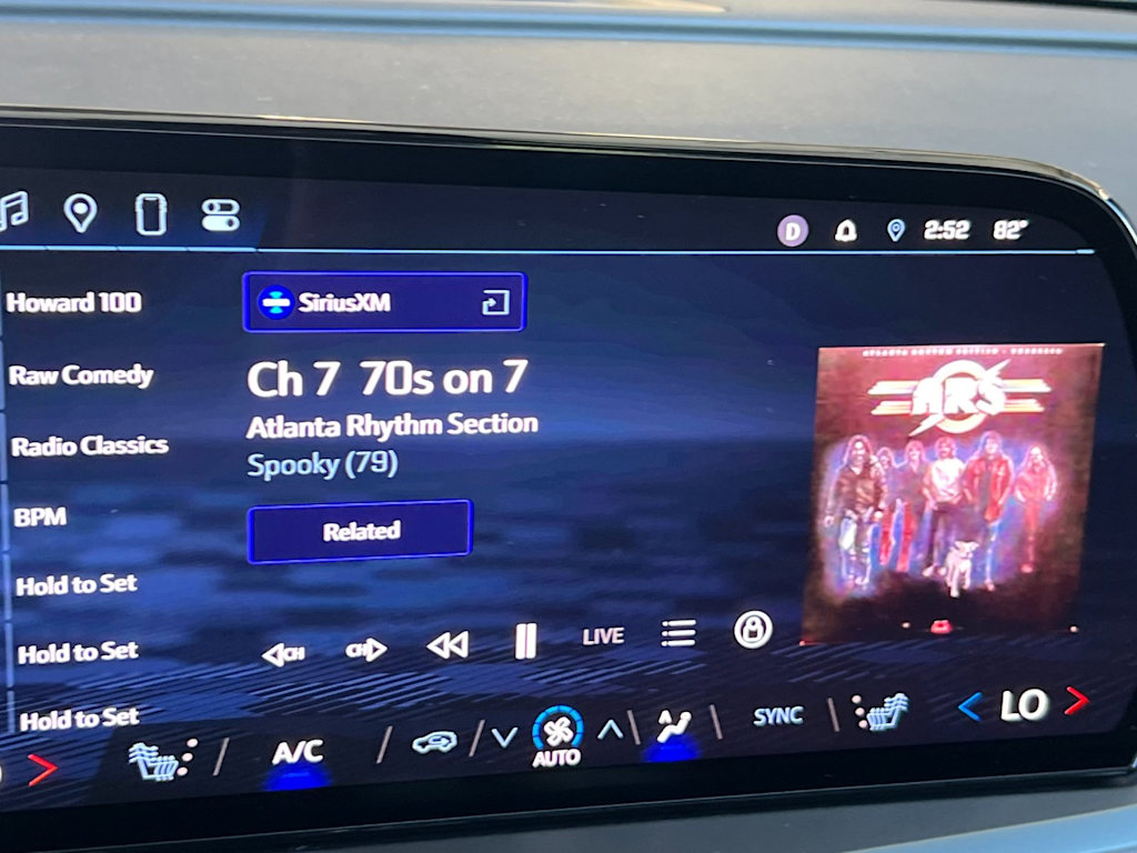 Thumbnail: 2025 Chevrolet Traverse - 13