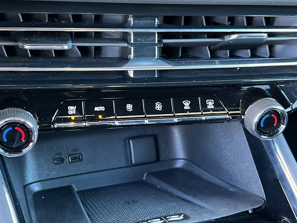 Thumbnail: 2025 Chevrolet Traverse - 26