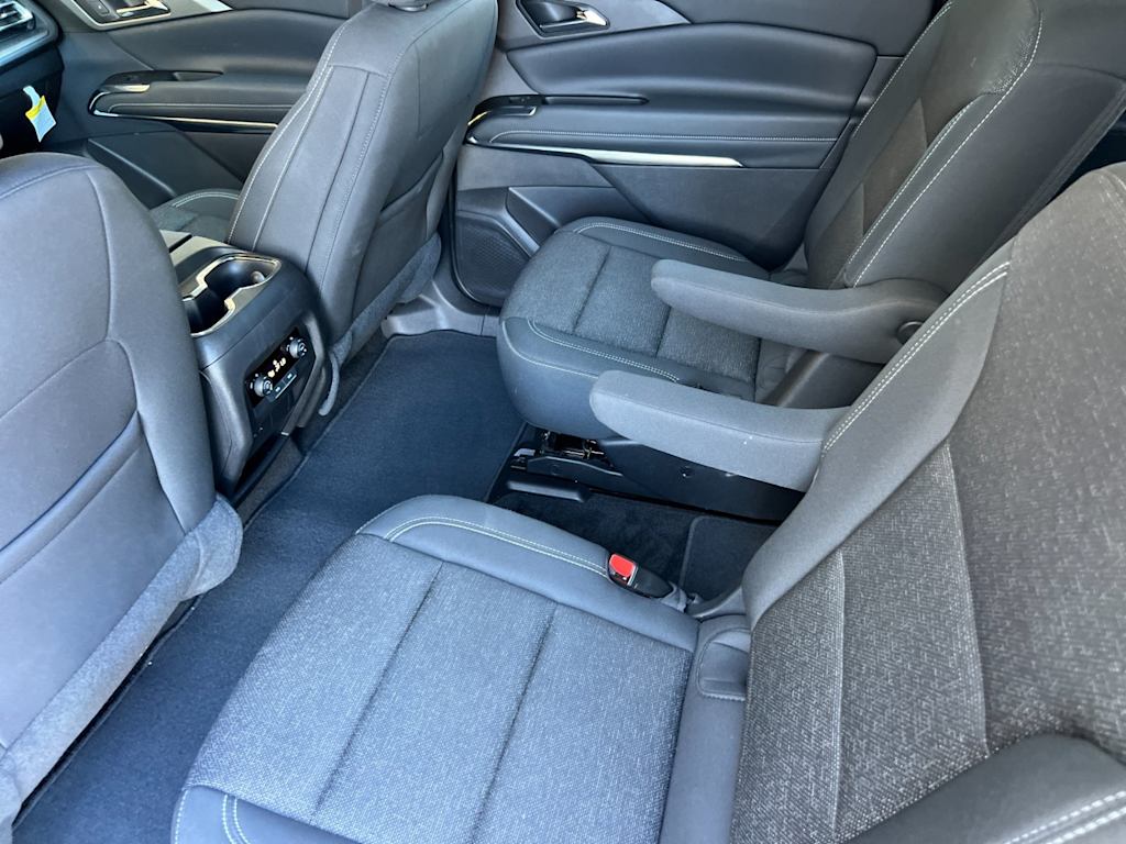 Thumbnail: 2025 Chevrolet Traverse - 10