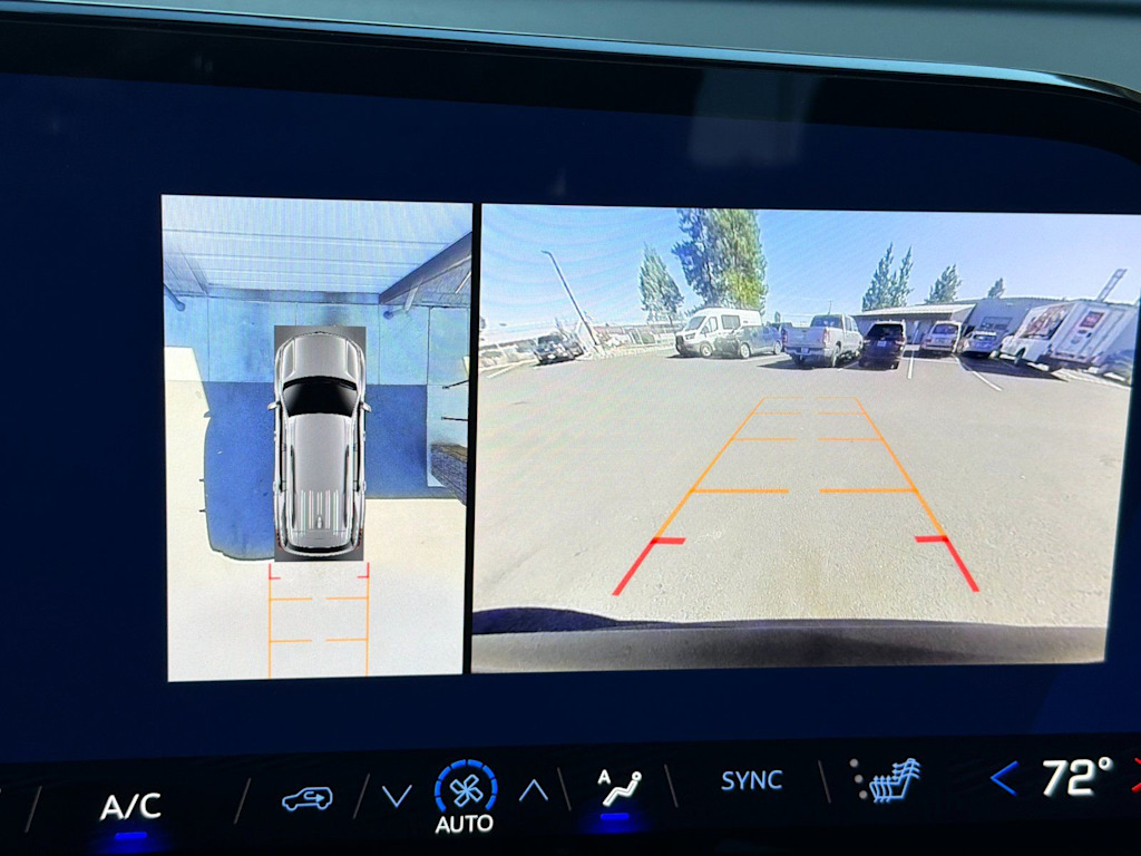 Thumbnail: 2025 Chevrolet Traverse - 25