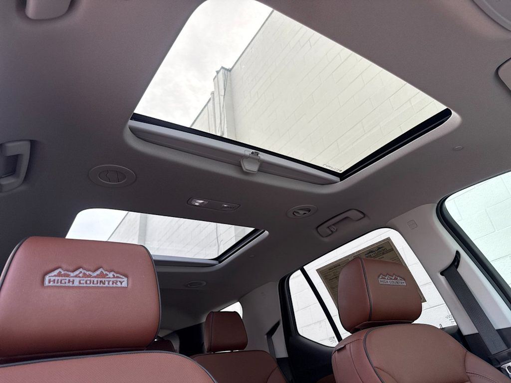 Thumbnail: 2018 Chevrolet Traverse - 24