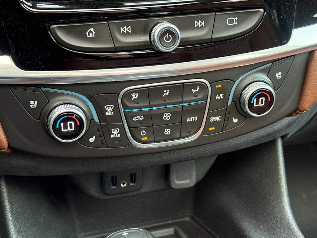 Thumbnail: 2018 Chevrolet Traverse - 27
