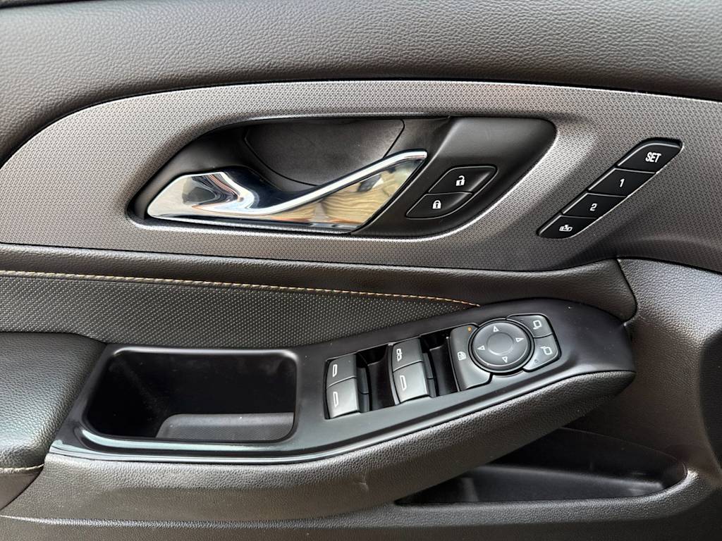 Thumbnail: 2019 Chevrolet Traverse - 21