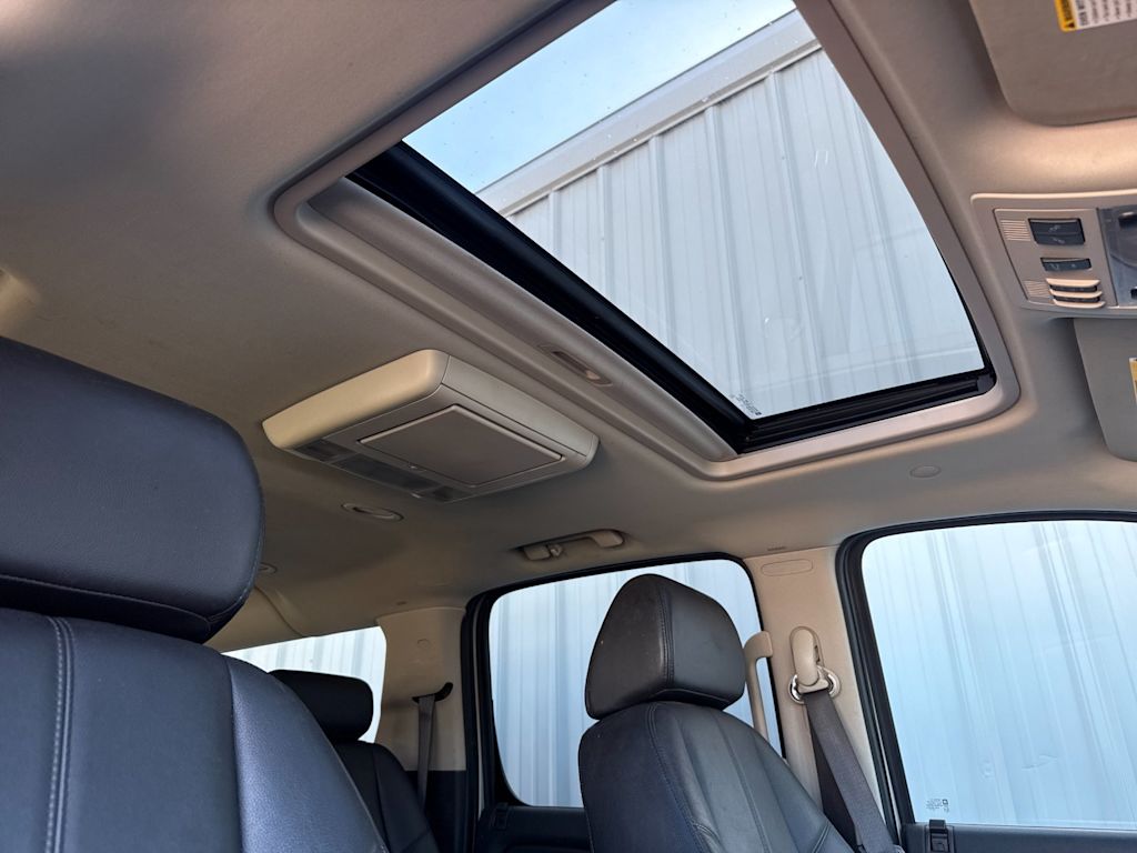 Thumbnail: 2009 Chevrolet Suburban - 25