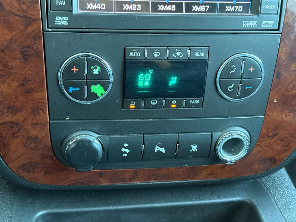 Thumbnail: 2009 Chevrolet Suburban - 27