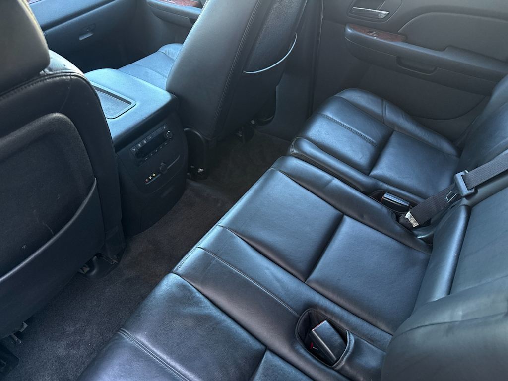 Thumbnail: 2009 Chevrolet Suburban - 12