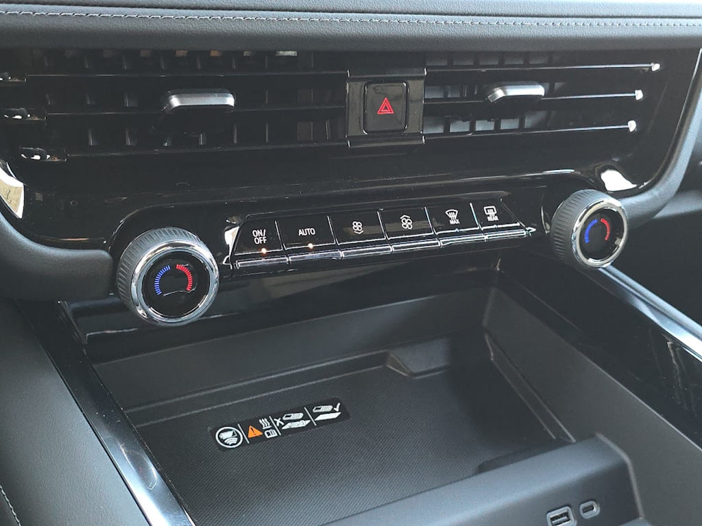 Thumbnail: 2026 Chevrolet Suburban - 26