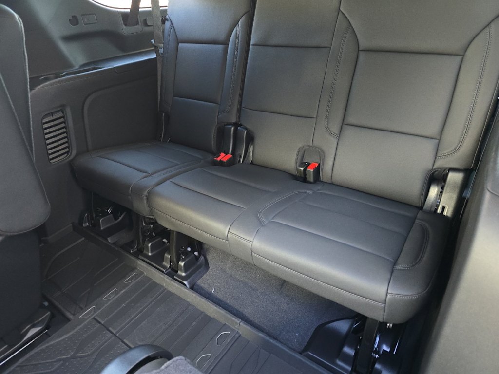 Thumbnail: 2026 Chevrolet Suburban - 12