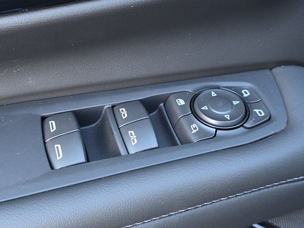 Thumbnail: 2026 Chevrolet Suburban - 21