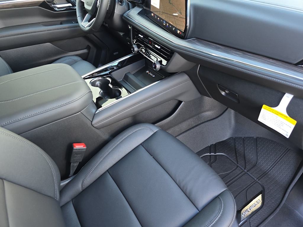 Thumbnail: 2026 Chevrolet Suburban - 22