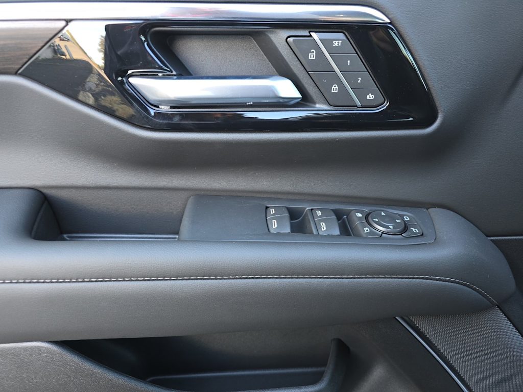 Thumbnail: 2026 Chevrolet Suburban - 20